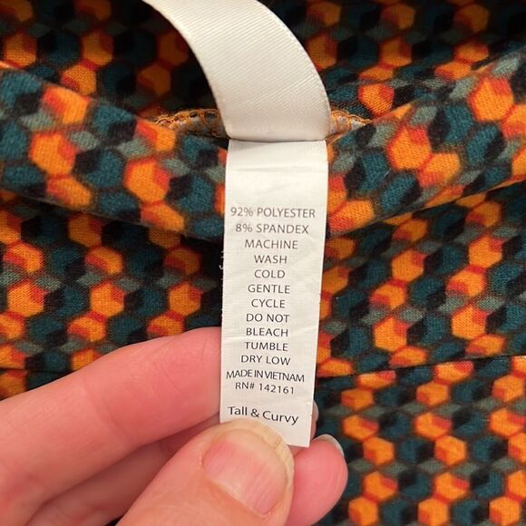 Ladies LulaRoe Tall & Curvy leggings. - Picture 3 of 6